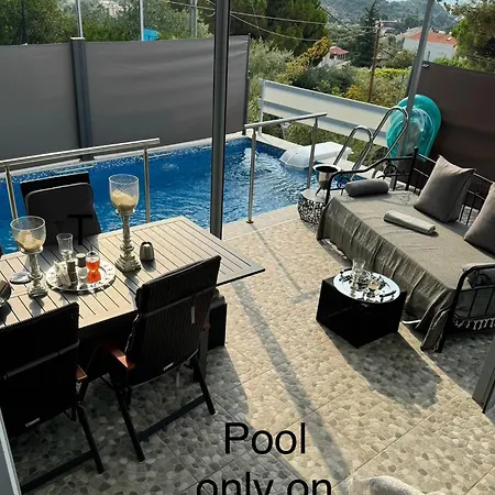 Hébergement de vacances Mythos Palio, Lower Area With Private Pool And Outdoor Kitchen Is Only Available From August 1st To September 12th PalaiónTsiflíkion